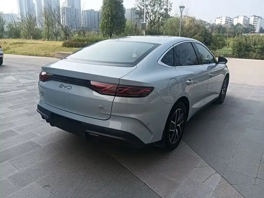 BYD Qin L — фото 9