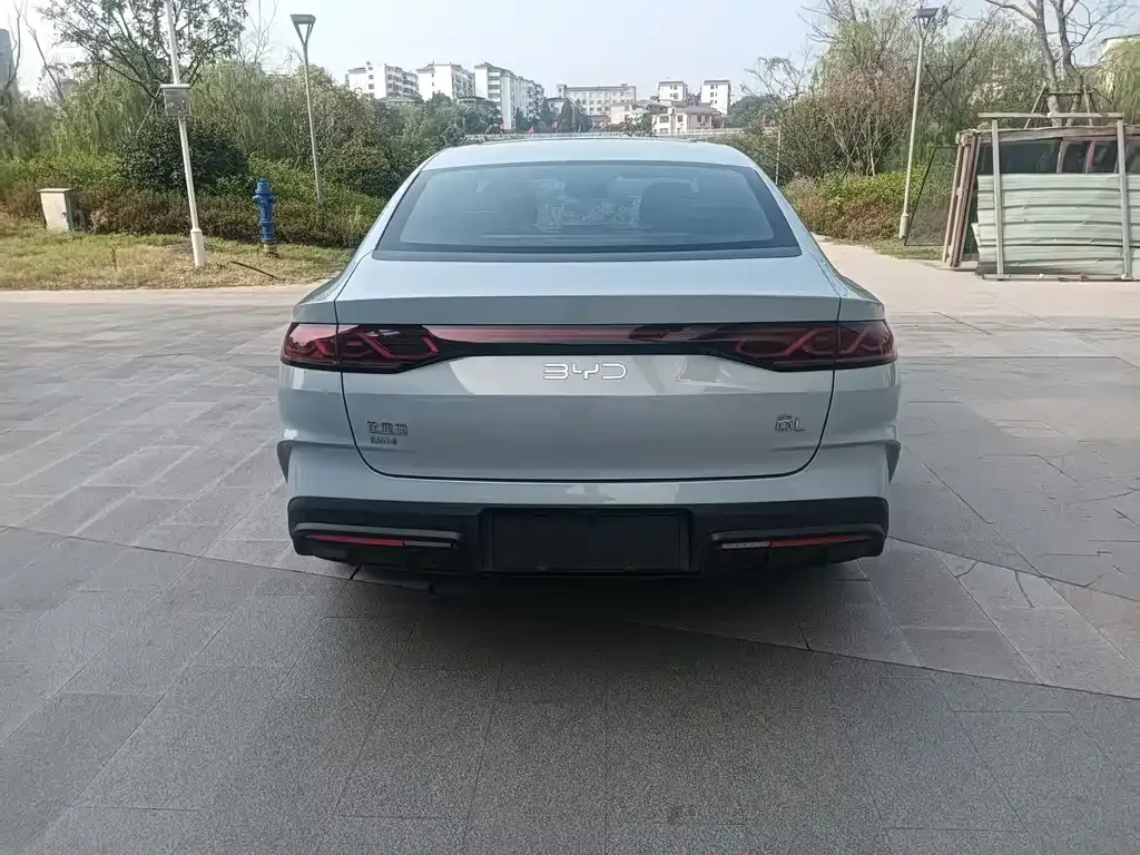 BYD Qin L — фото 10