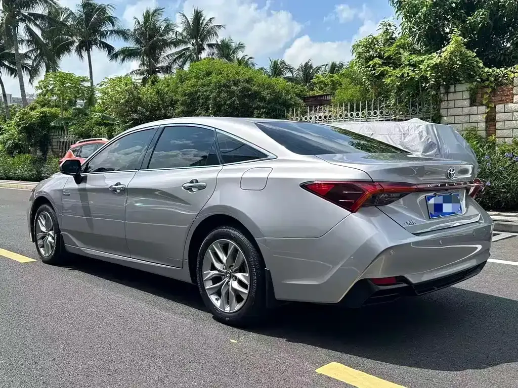 Toyota Avalon — фото 9