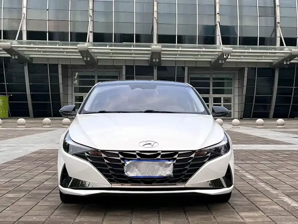 Hyundai Elantra — фото 10