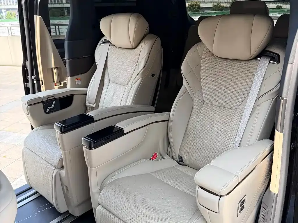 Toyota Vellfire — фото 6