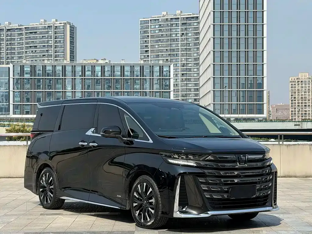Toyota Vellfire — фото 2