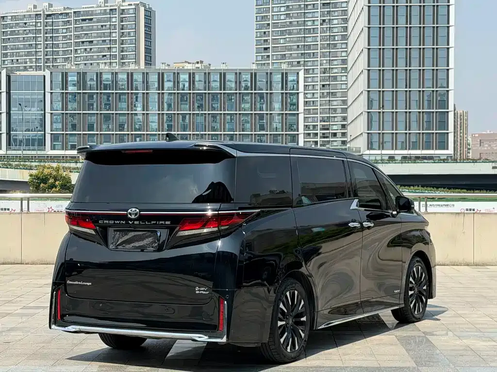 Toyota Vellfire — фото 8
