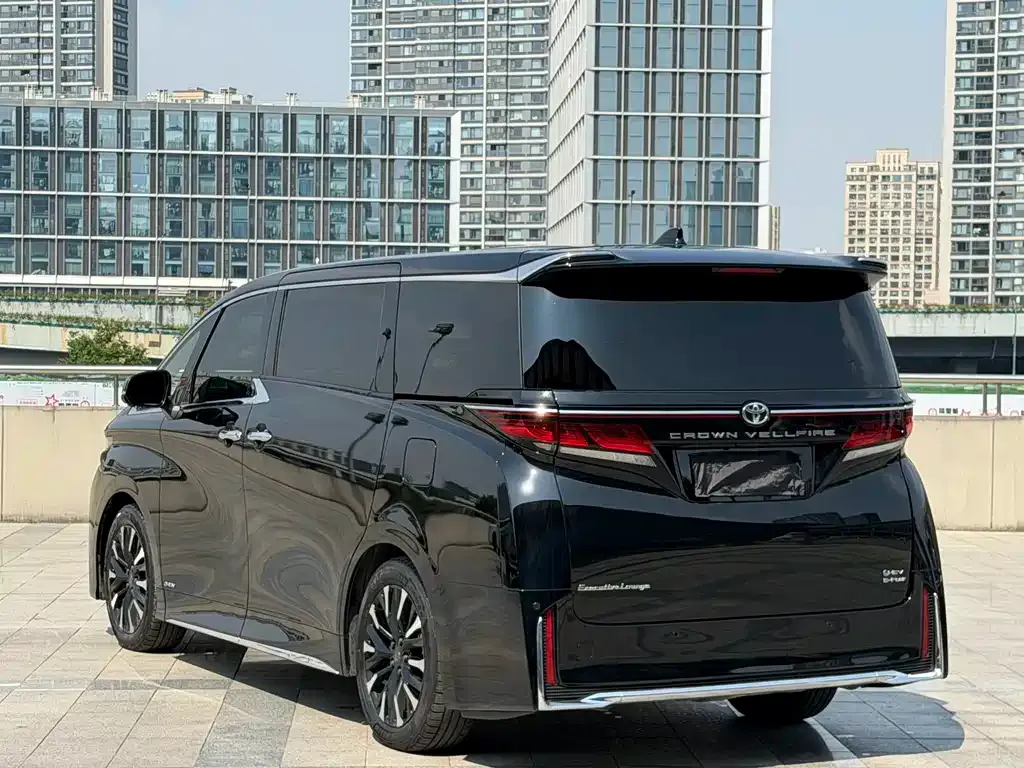 Toyota Vellfire — фото 7