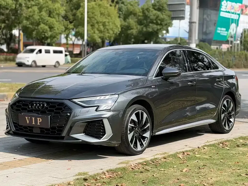 Audi A3 — фото 1
