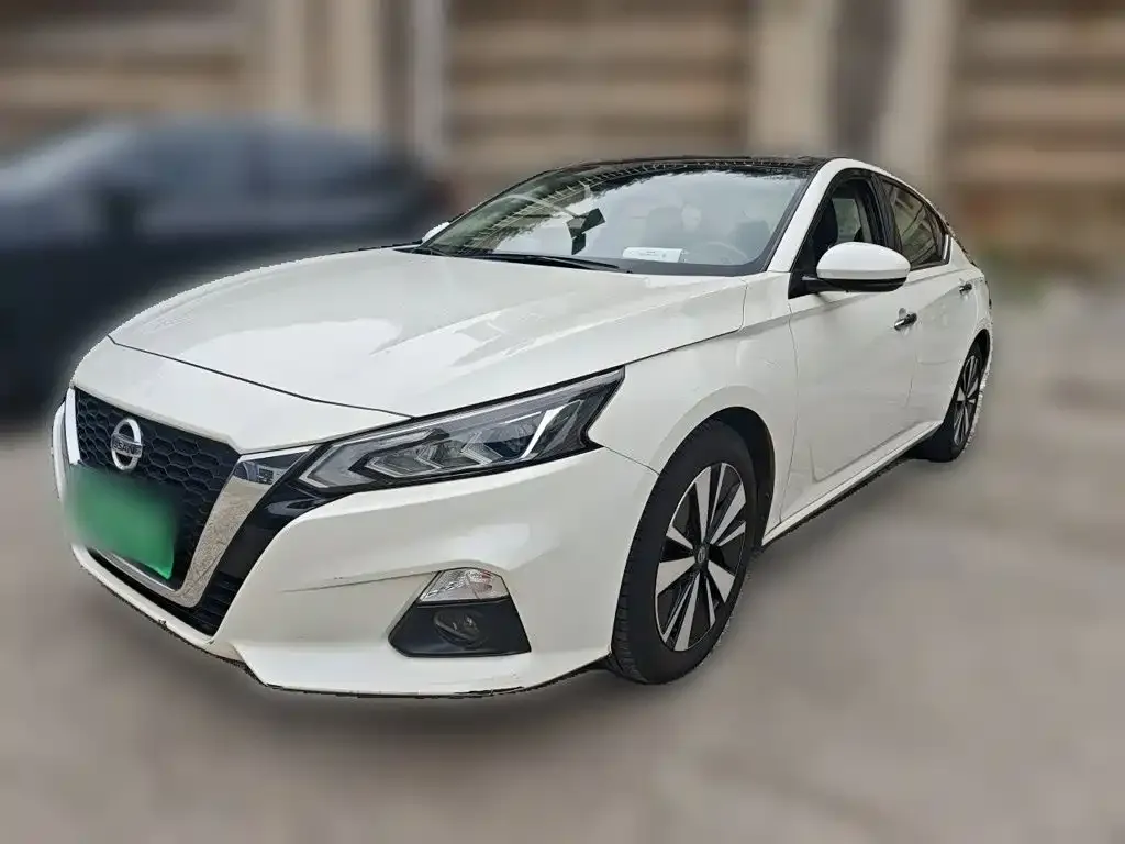 Nissan Teana — фото 1
