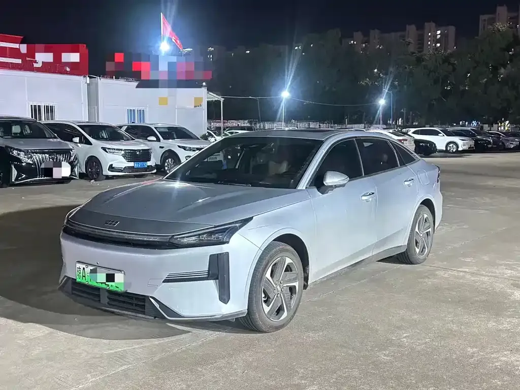 Geely Galaxy L6 — фото 1