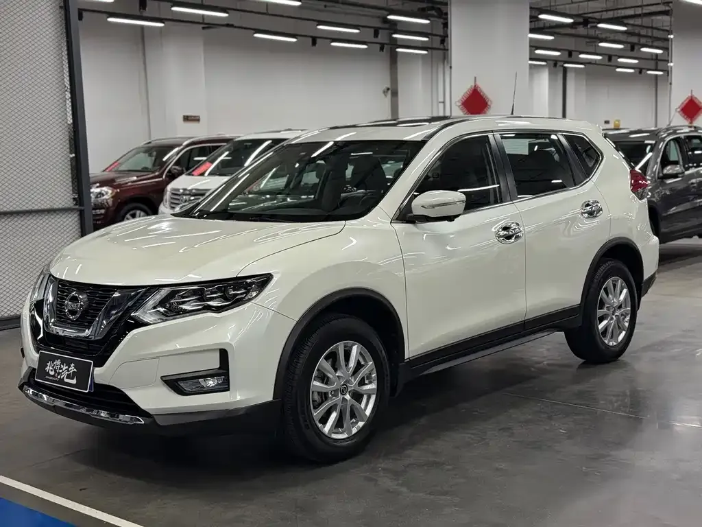 Nissan X-Trail — фото 1