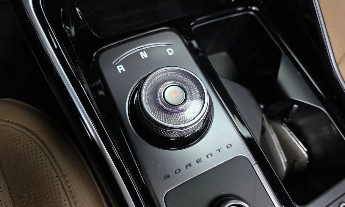 Kia Sorento — фото 9