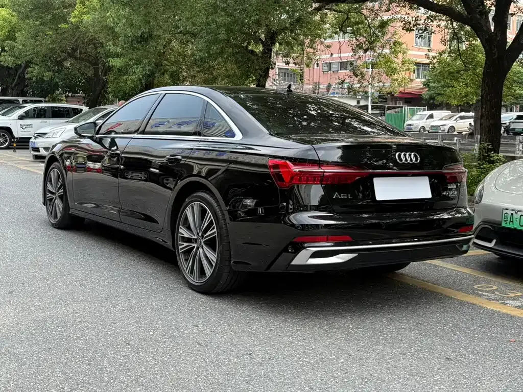 Audi A6L — фото 10