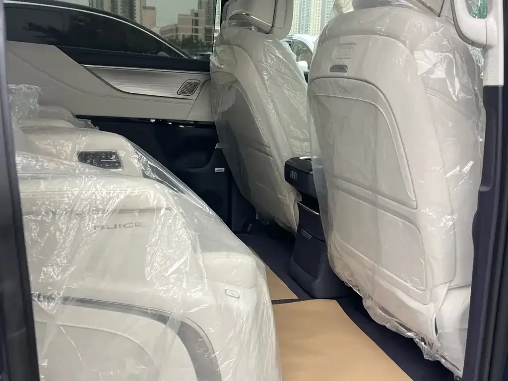 Buick GL8 Hybrid — фото 2