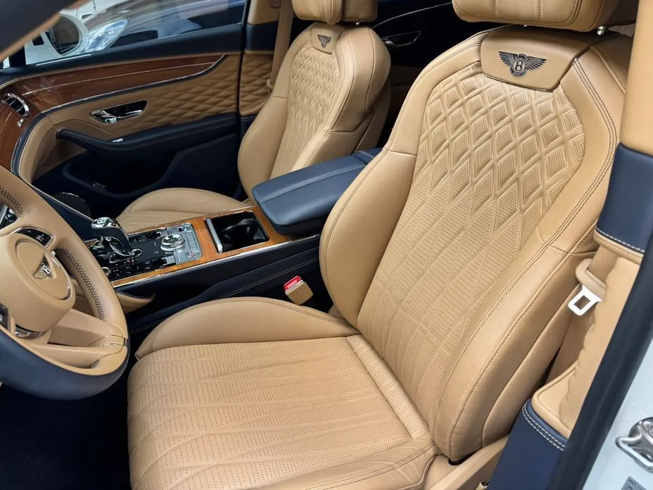Bentley Flying Spur — фото 8