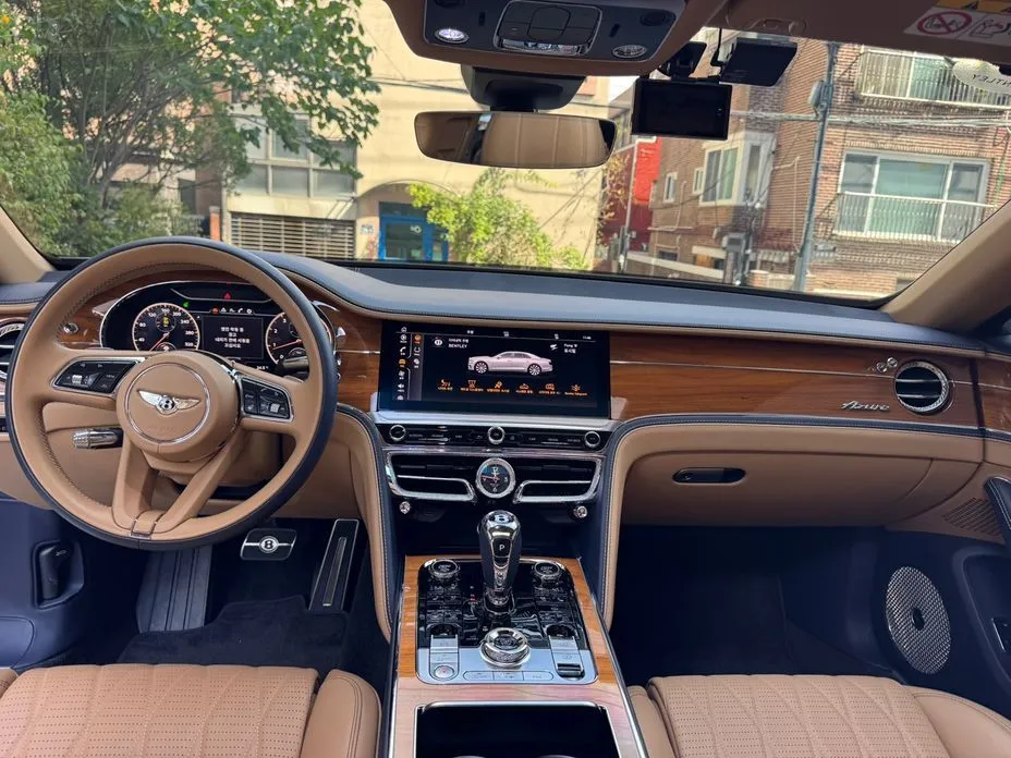 Bentley Flying Spur — фото 4