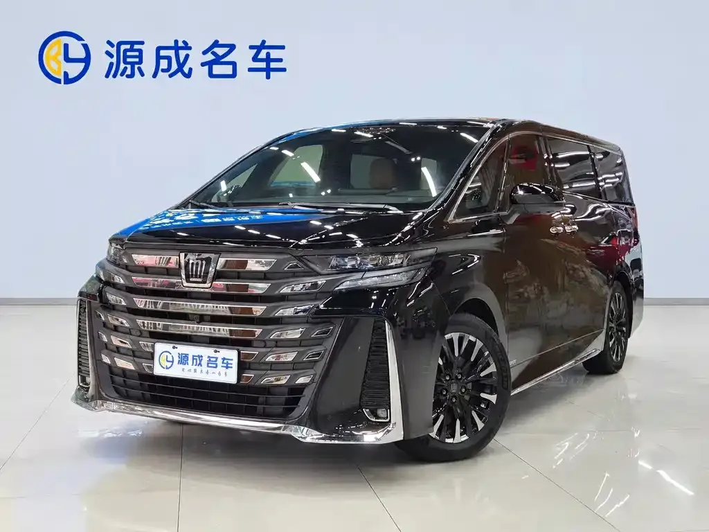 Toyota Vellfire — фото 1