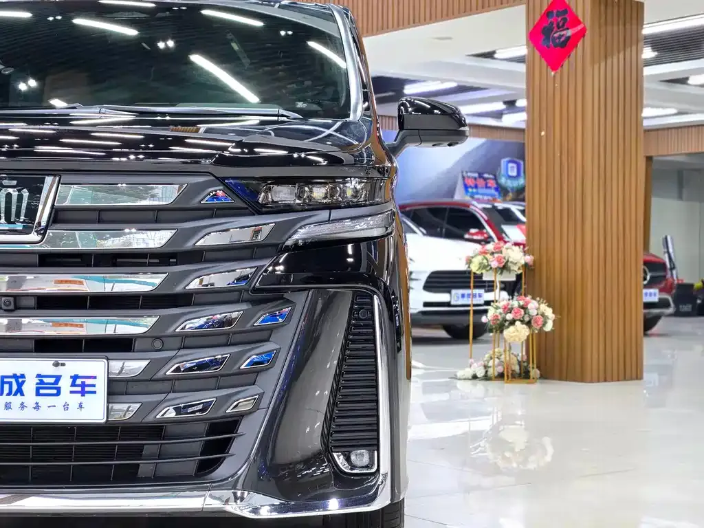 Toyota Vellfire — фото 6