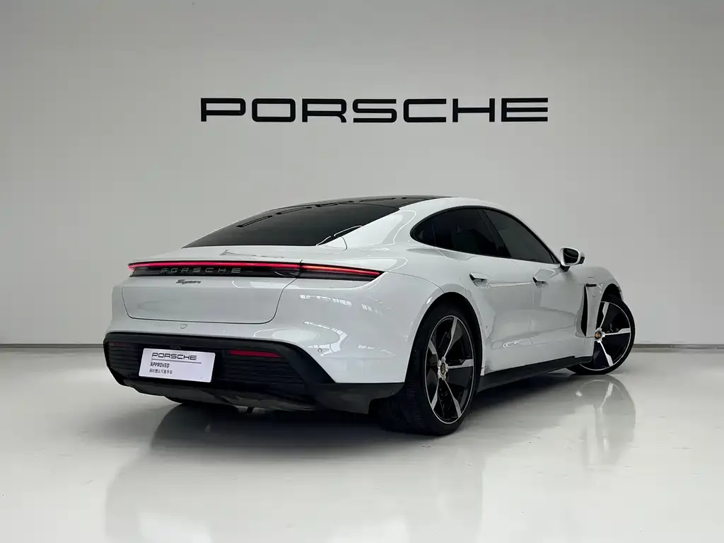 Porsche Taycan — фото 5