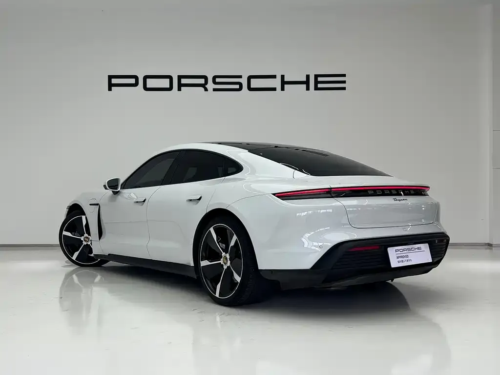 Porsche Taycan — фото 6
