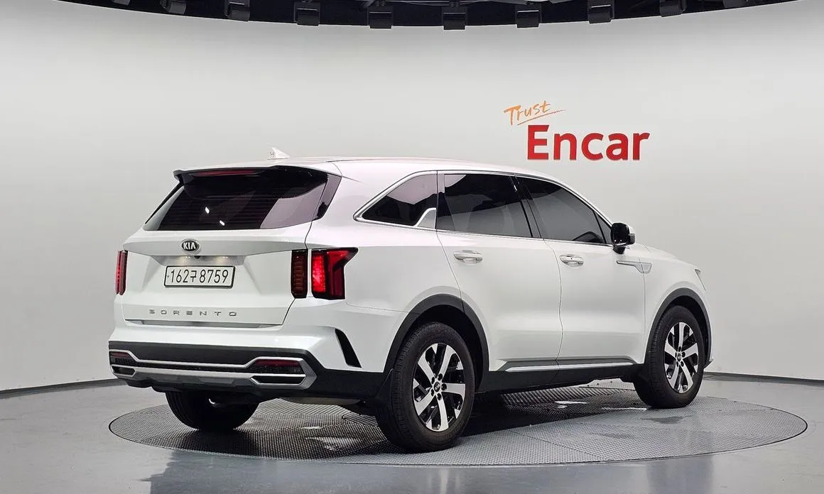 Kia Sorento — фото 6