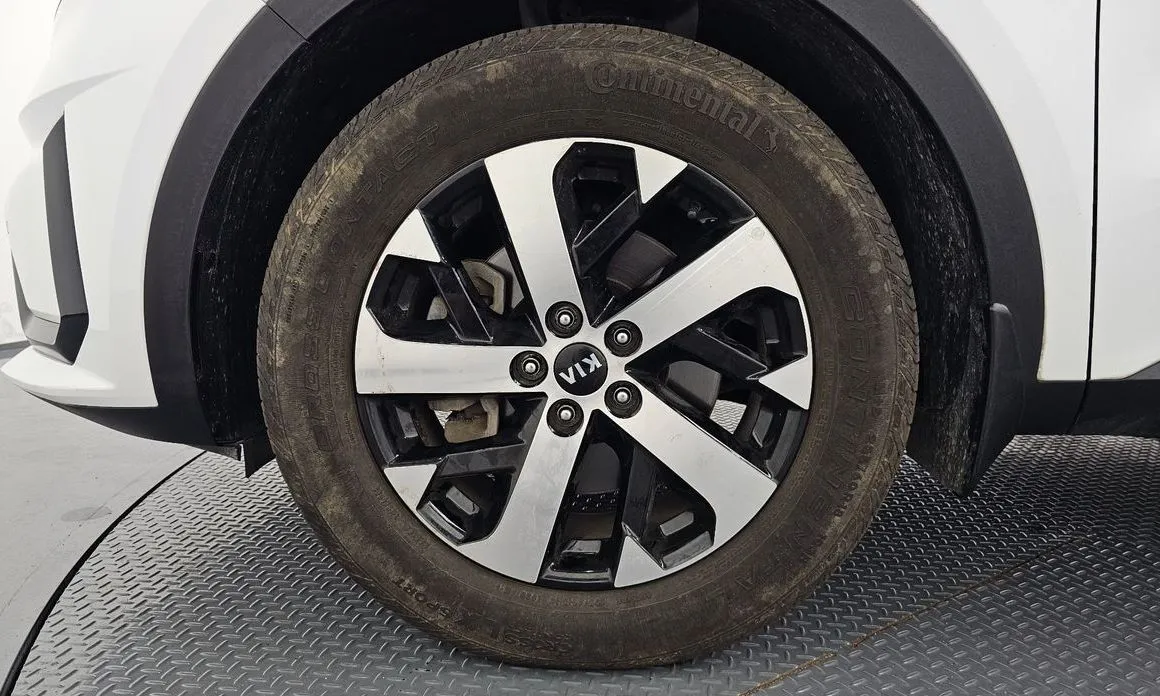 Kia Sorento — фото 10