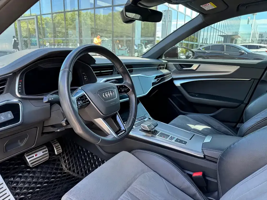 Audi A6L — фото 2