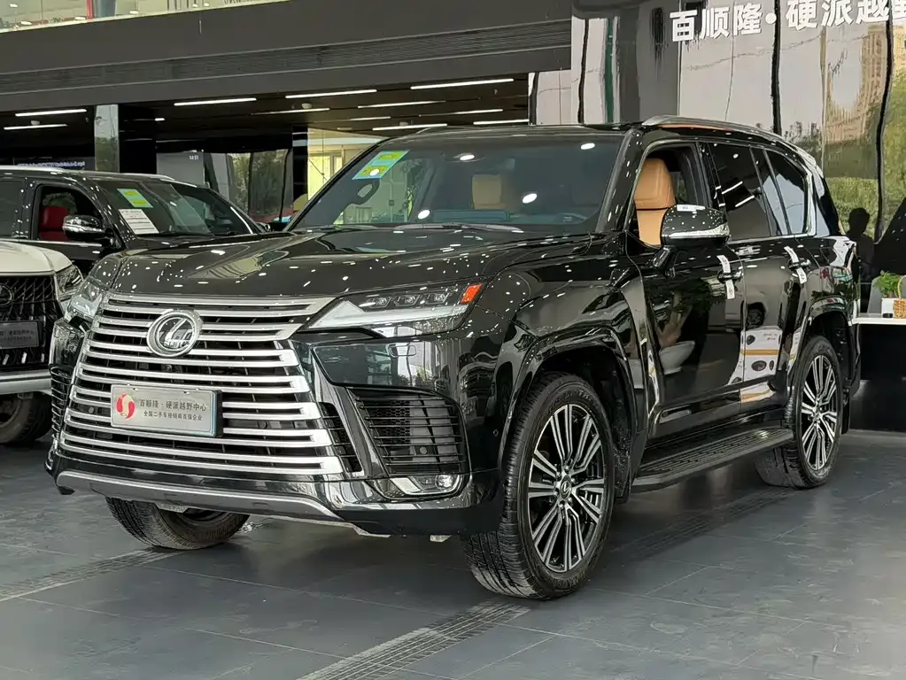 Lexus LX — фото 10