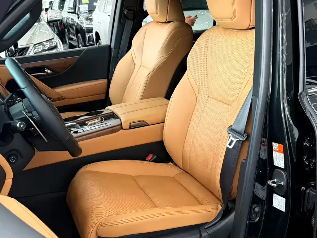 Lexus LX — фото 3
