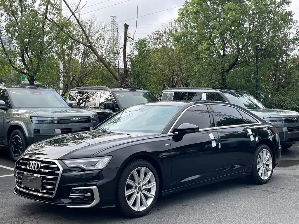 Audi A6L — фото 1