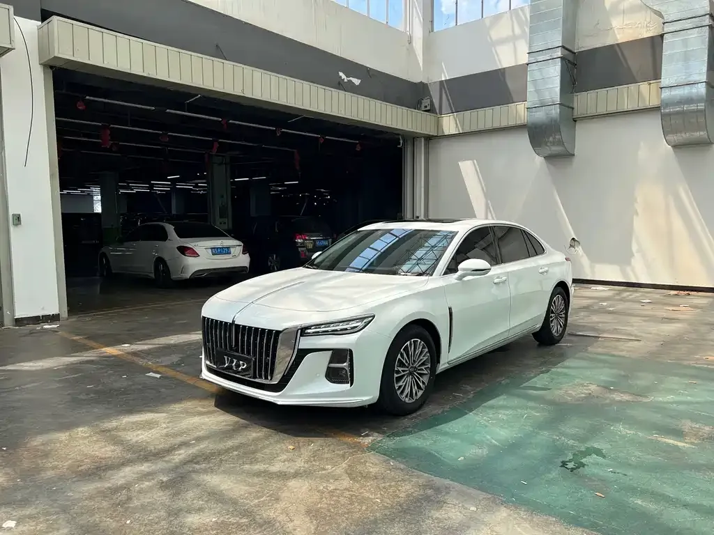 Hongqi H5 — фото 1