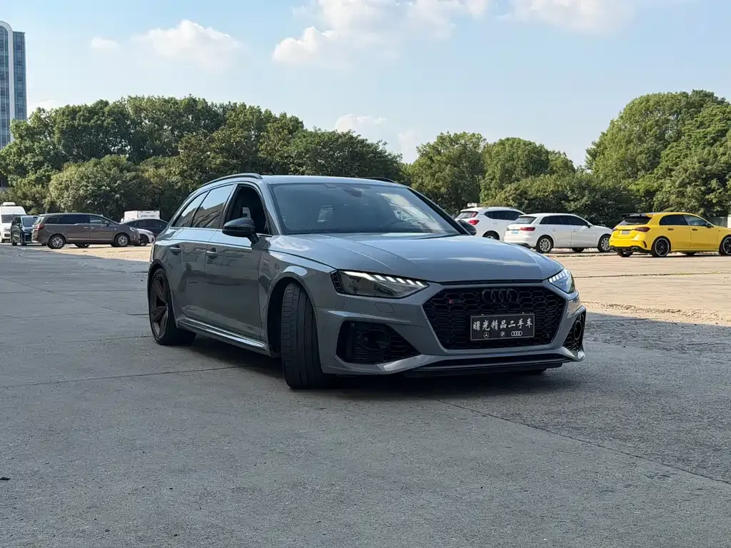 Audi RS 4 — фото 9