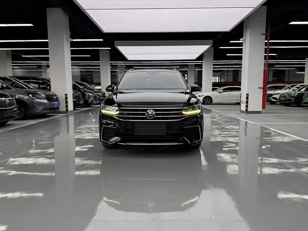 Volkswagen Tiguan L — фото 3