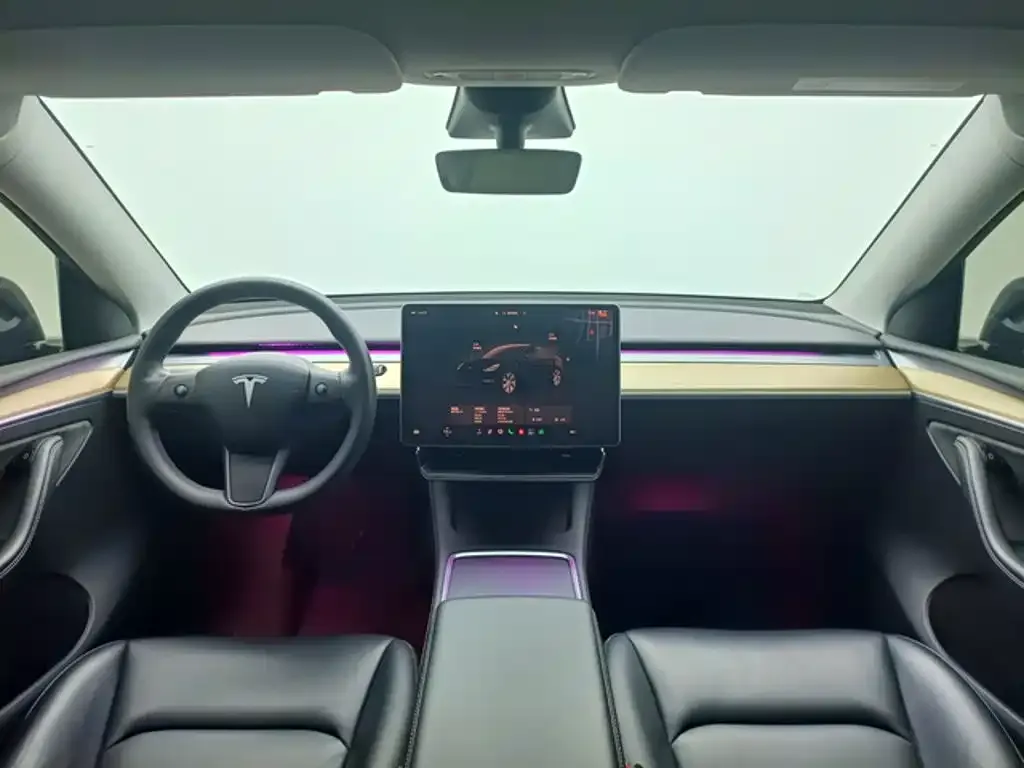 Tesla Model Y — фото 4