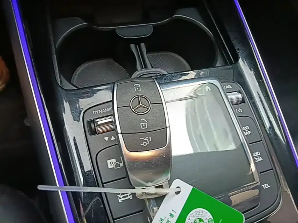 Mercedes-Benz EQB — фото 10