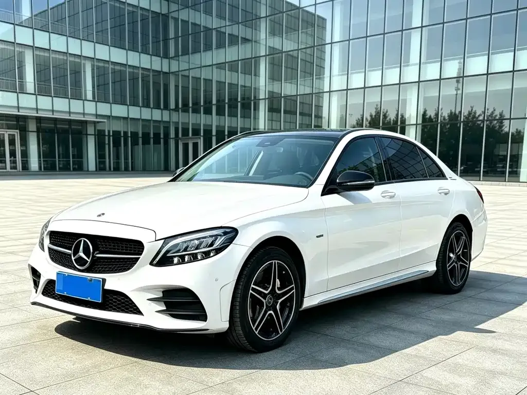 Mercedes-Benz C-Class — фото 1