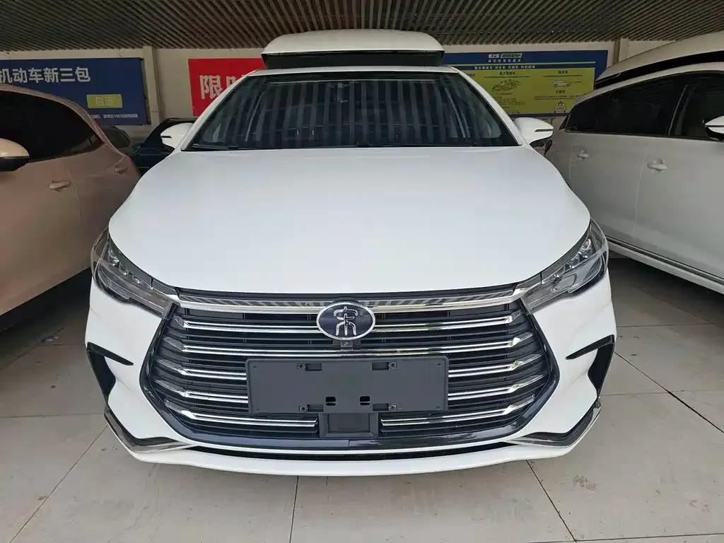 BYD MAX New Energy — фото 4