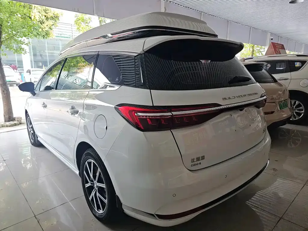 BYD MAX New Energy — фото 5