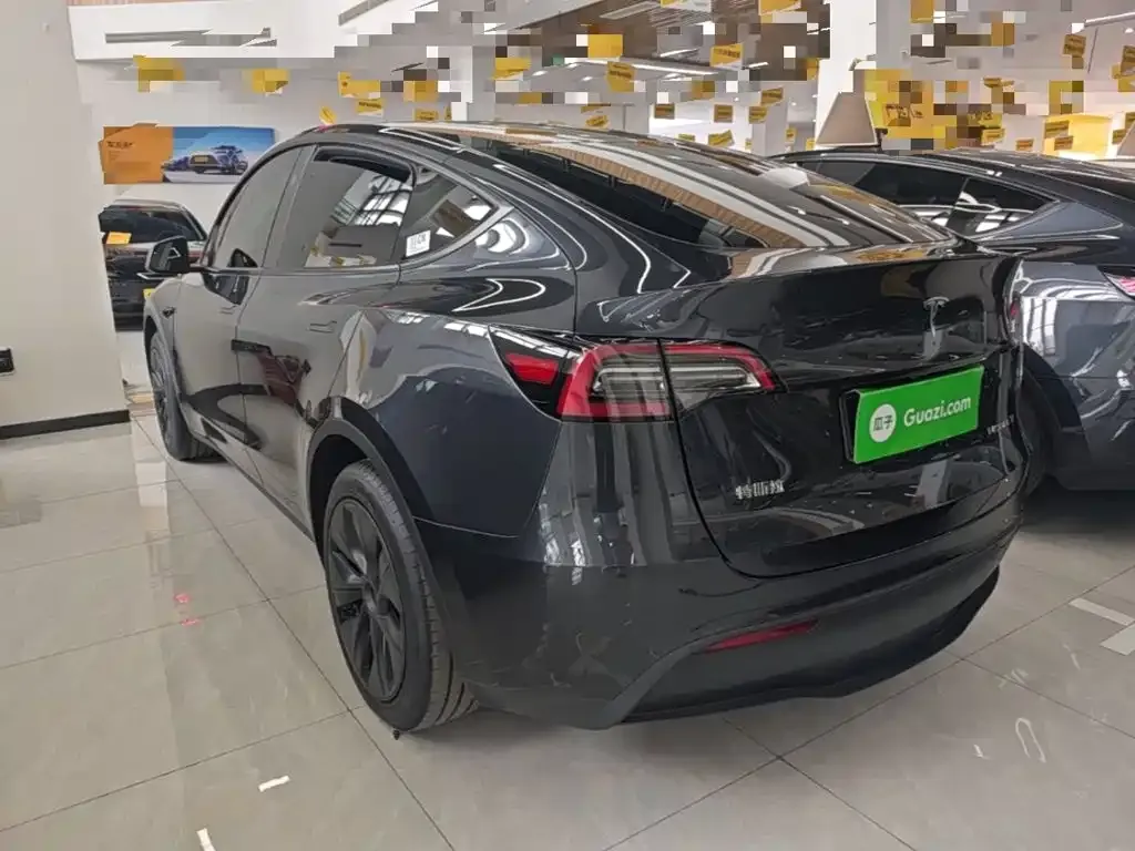 Tesla Model Y — фото 5