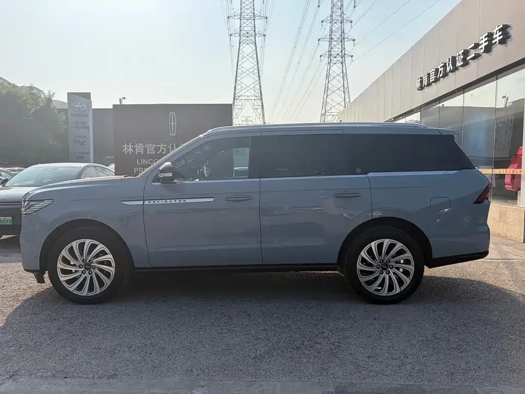 Lincoln Navigator — фото 10