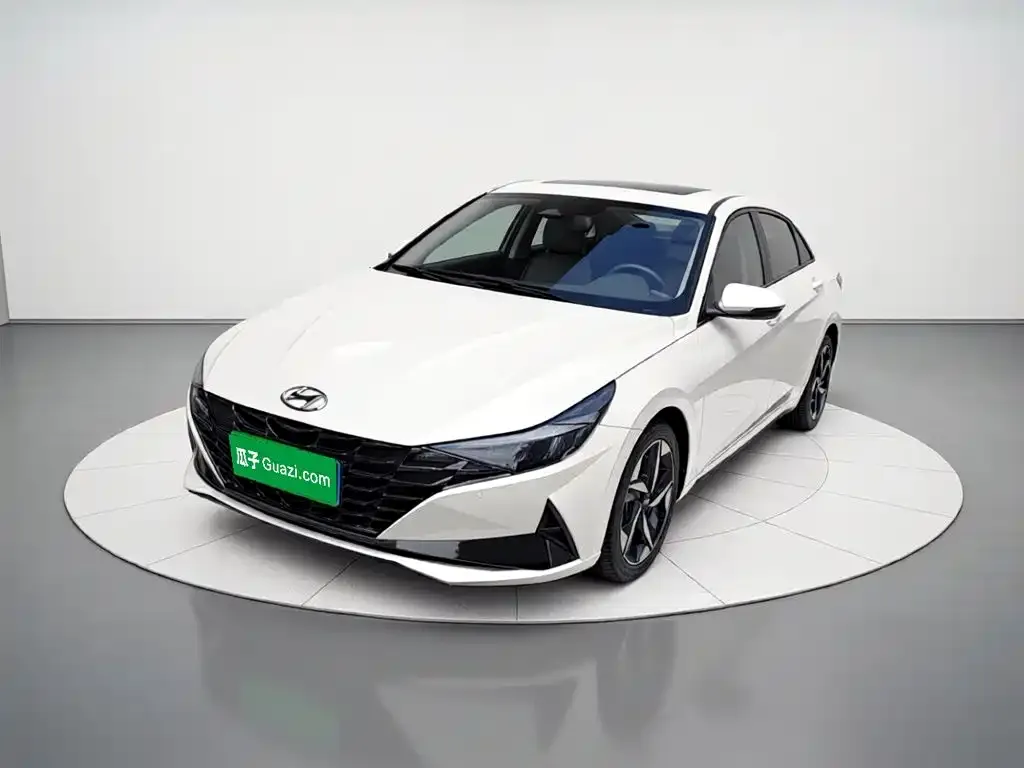 Hyundai Elantra — фото 2