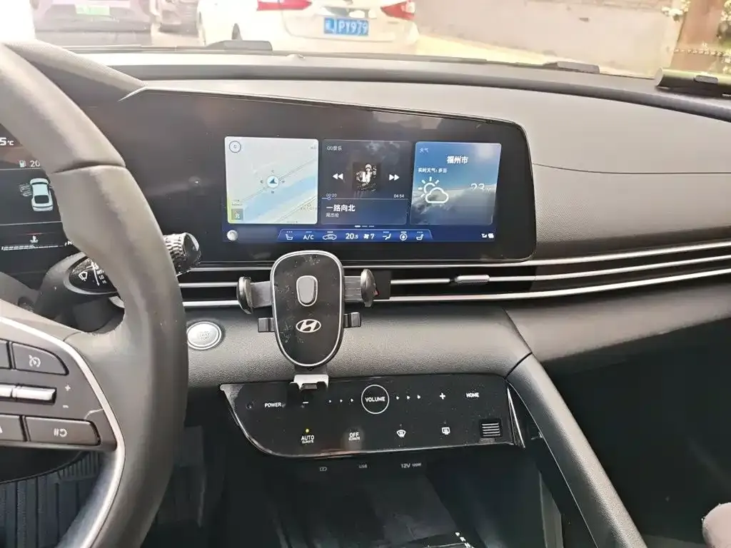Hyundai Elantra — фото 10