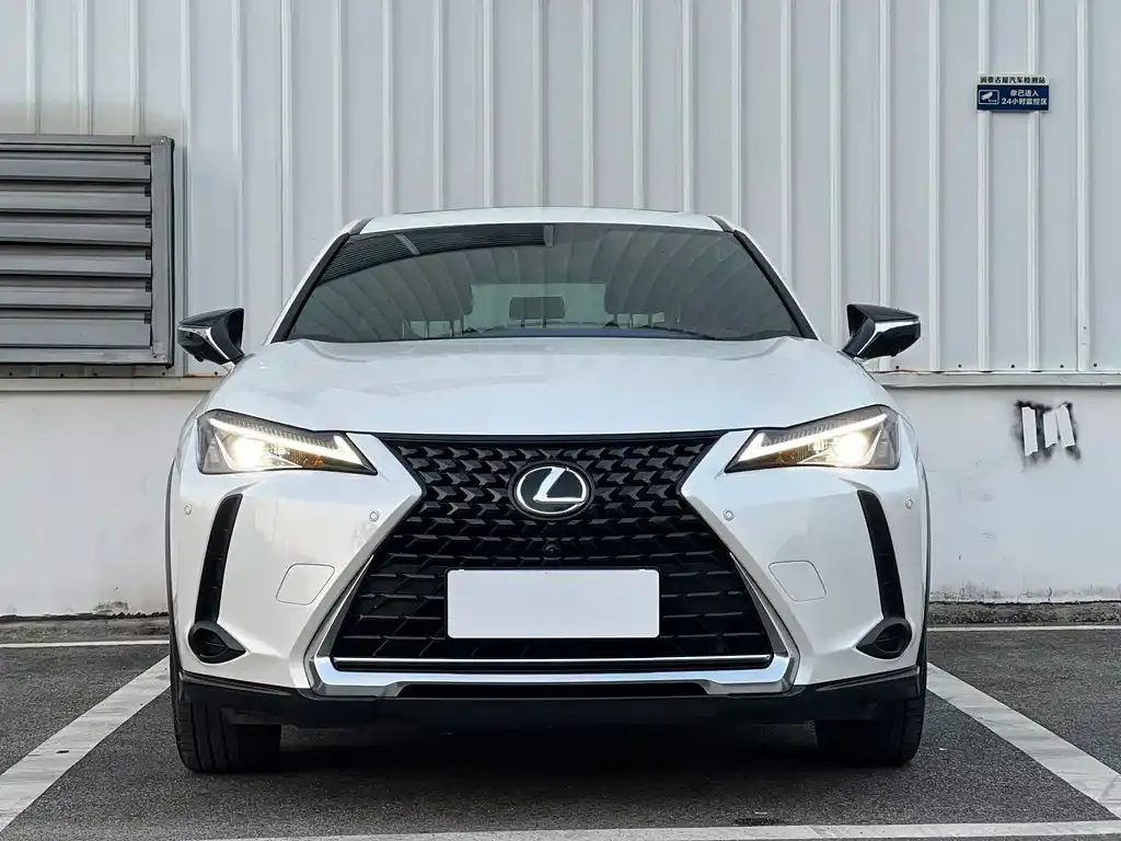 Lexus UX — фото 6
