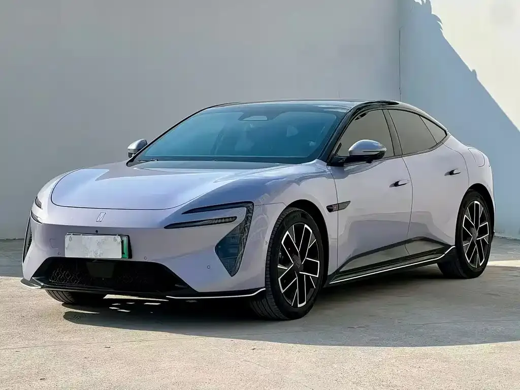 Avatr 06 — фото 1