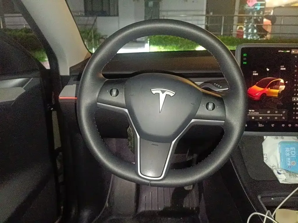 Tesla Model Y — фото 4