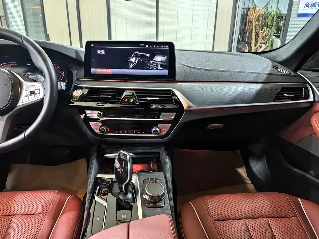 BMW 5 Series — фото 10