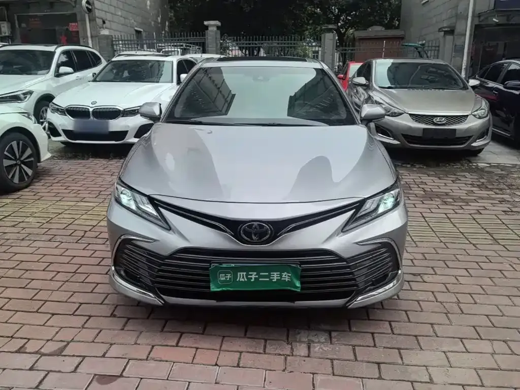 Toyota Camry — фото 8