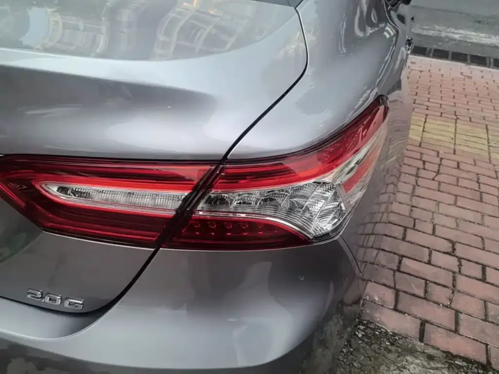 Toyota Camry — фото 7