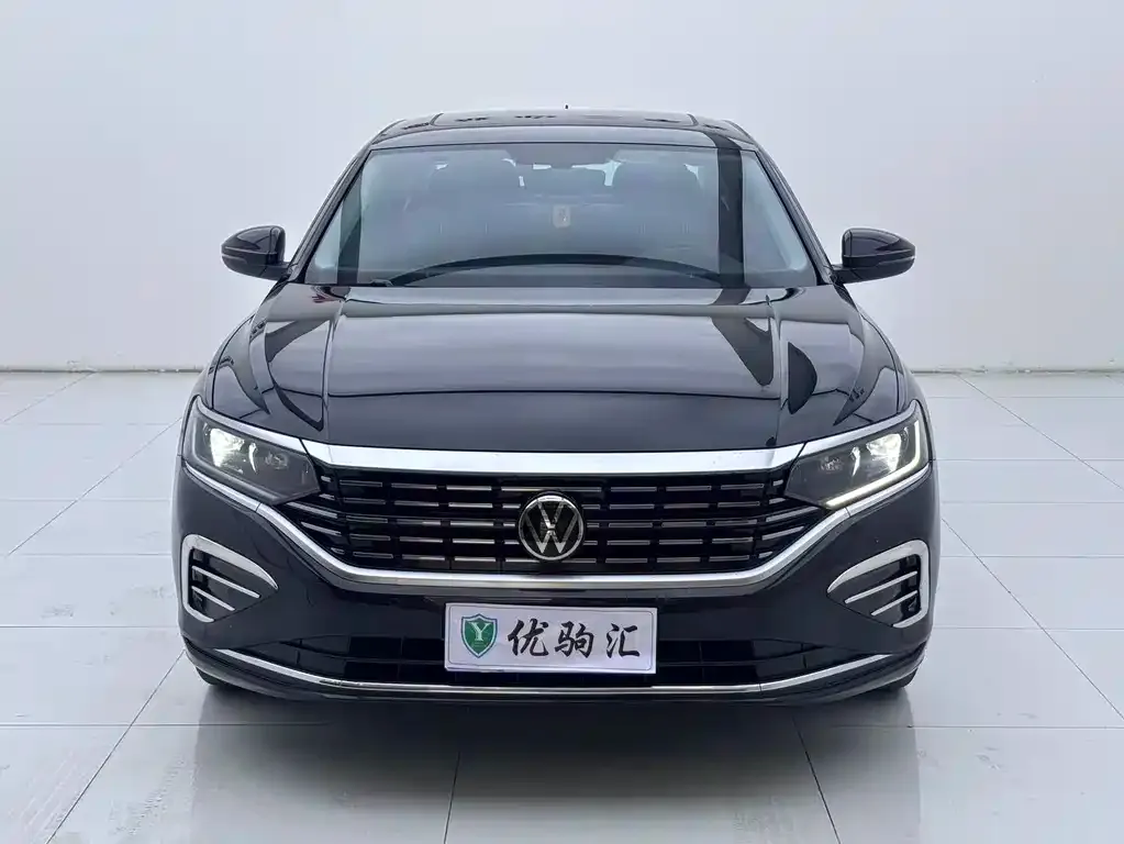 Volkswagen Passat — фото 8