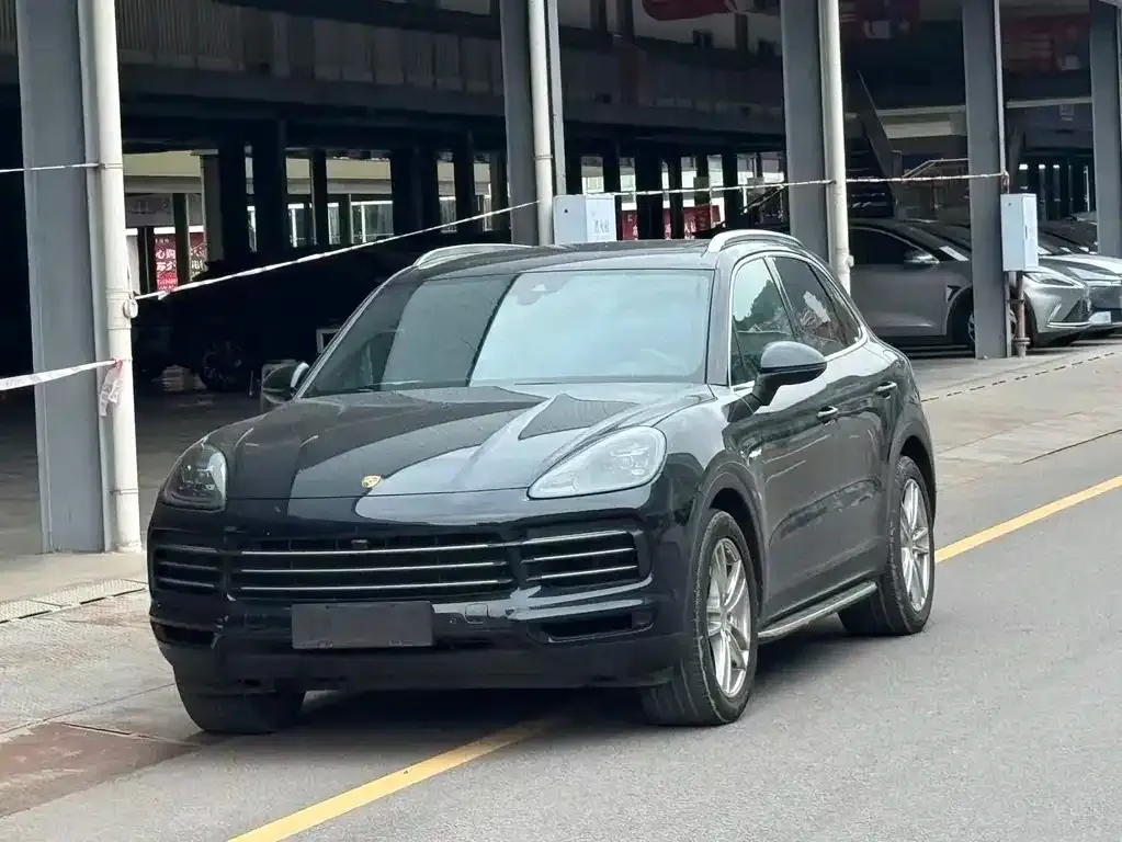 Porsche Cayenne Hybrid — фото 1