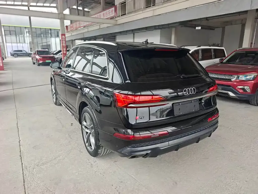 Audi Q7 — фото 2