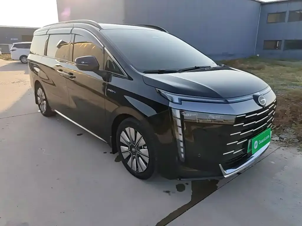 GAC Motor Trumpchi E8 PHEV — фото 2