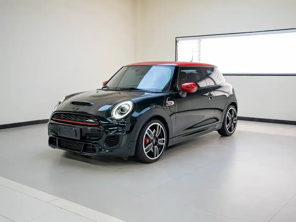 MINI JCW (John Cooper Works) — фото 1
